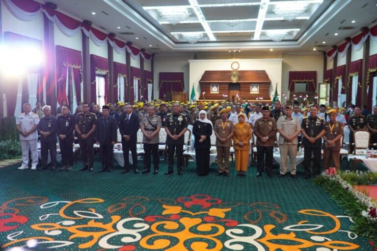 Jelang HUT ke-80 RI, Gubernur Khofifah Ajak Masyarakat Berikan Pengabdian Terbaik
